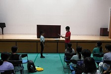 ４