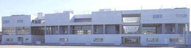 校舎外観の画像